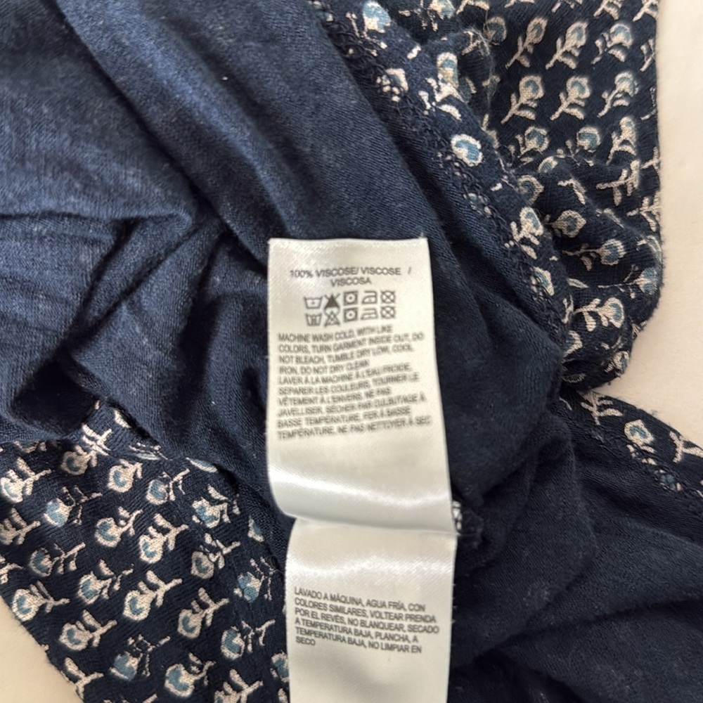 Lucky Brand Navy and White Patterned Top sleeveless V neck High Low Soft - Picture 5 of 6